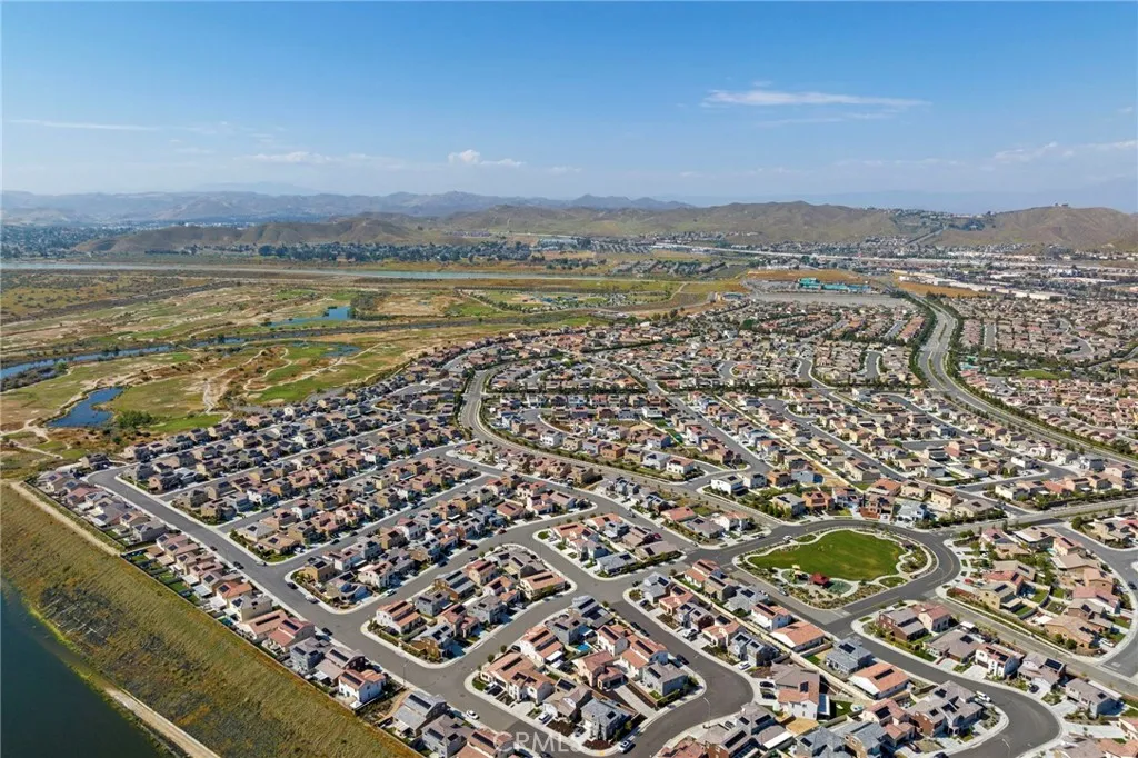 29306 Summer House Lane, Lake Elsinore, California 92530 home-pic-29